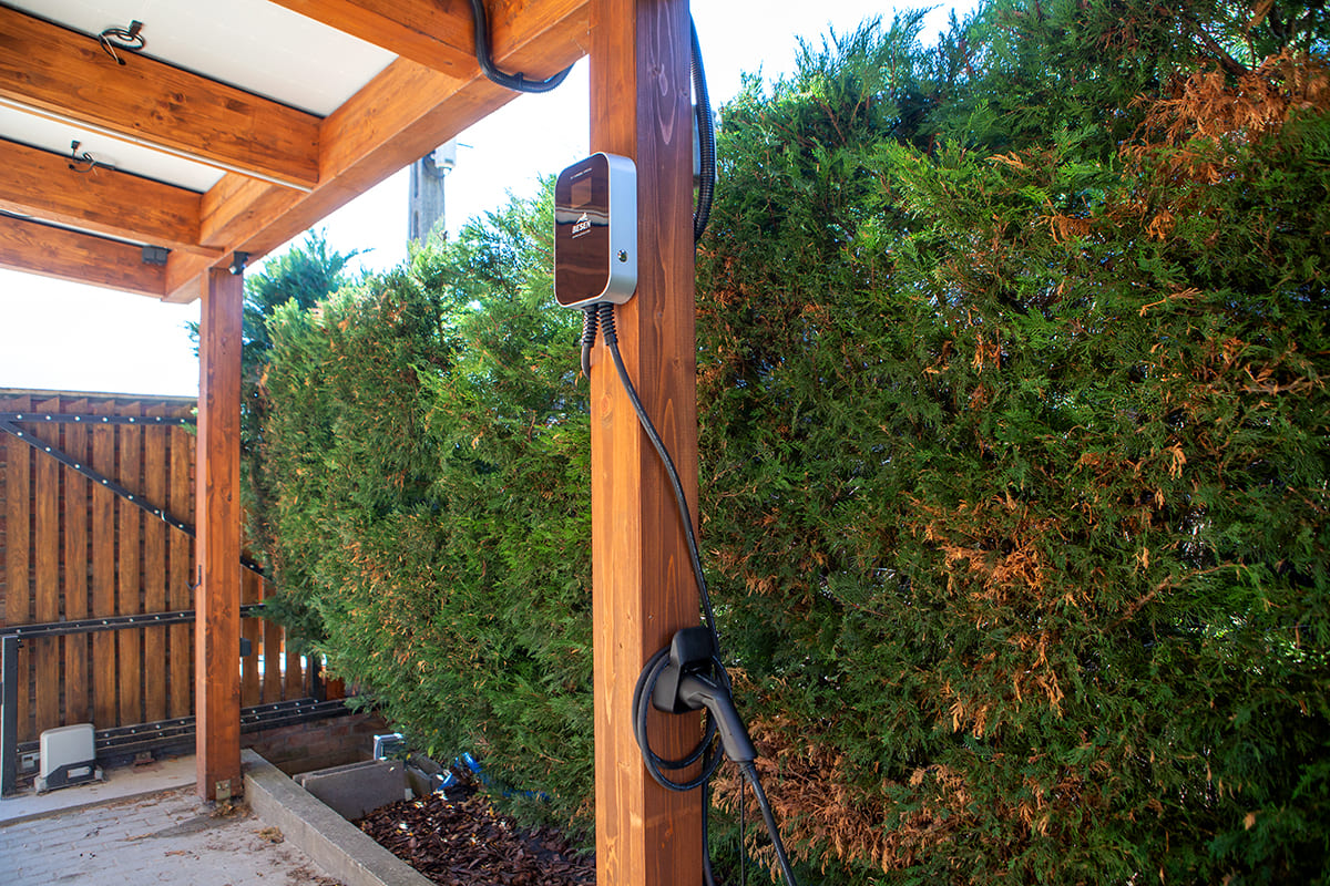 Deluxe kocsibeálló modern, egyedi kivitelben, okos extrákkal