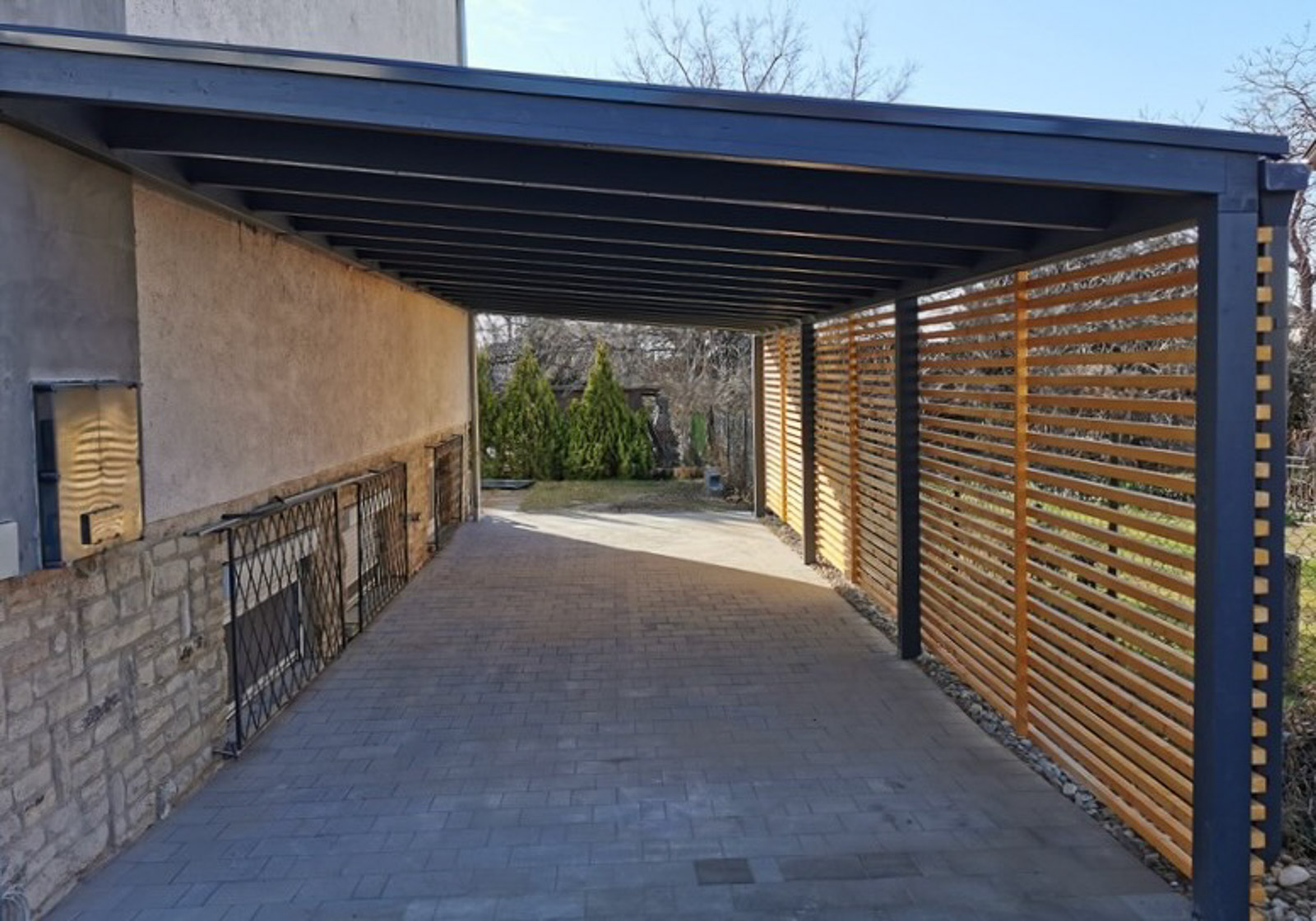 Fémhatású ragasztott fa kocsibeálló _Deluxe _Building_1