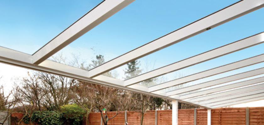 Kocsibeálló üvegtetővel