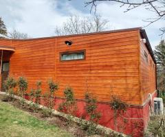 könnyűszerkezetes garázs ragasztott fa szerkezettel, Hörmann garázskapuval 02