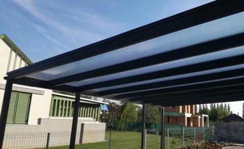 Alumínium autobeálló polikarbonát fedéssel 1