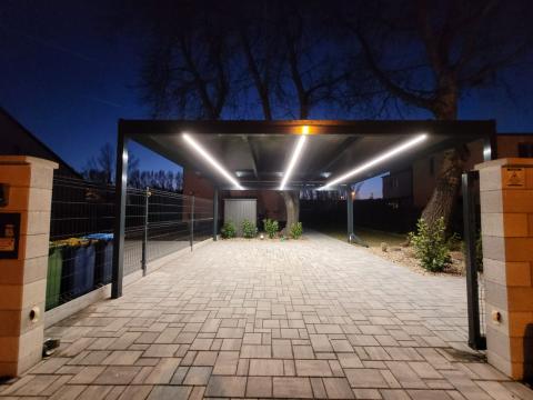 Aluminium kocsibeallo polikarbonat fedes LED csikok Deluxe Building11 0