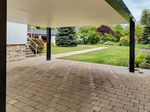 alumínium kocsibeálló trapéz lemez fedés_Deluxe_Building_4