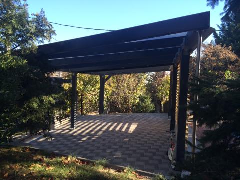 Autóbeálló ragasztott fából polikarbonát fedéssel 2