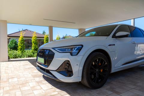 Deluxe building dupla kocsibeallo egyedi fa szerkezet vakolt rejtett csatorna vizelvezetes led vilagitas 07