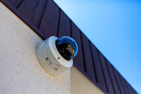 Deluxe building dupla kocsibeallo egyedi fa szerkezet vakolt rejtett csatorna vizelvezetes led vilagitas 11