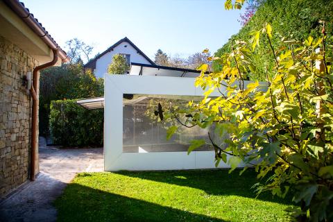 Billenőkapuval záródó egyedi garázs, dupla méretben, Deluxe kocsibeálló 06