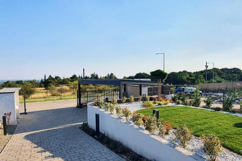 Deluxe kocsibeallo egyedi dupla kocsibeallo ragasztott fa szerkezet szendvicspanel fedes antracit szin 02