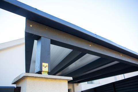 Deluxe kocsibeallo uregkamras polikarbonat tetovel antracit 02