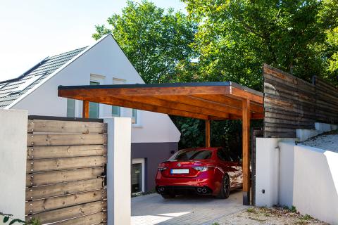 Egyedi fa kocsibeálló polikarbonát tetővel, 100% UV-védelemmel
