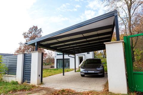 Egyedi kocsibeallo napelemes kocsibeallo dupla kocsibeallo autobeallo epites aluminium szerkezet deluxe building 04