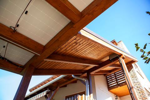 Napelemmel fedett, dupla kocsibeálló, fa szerkezettel 12