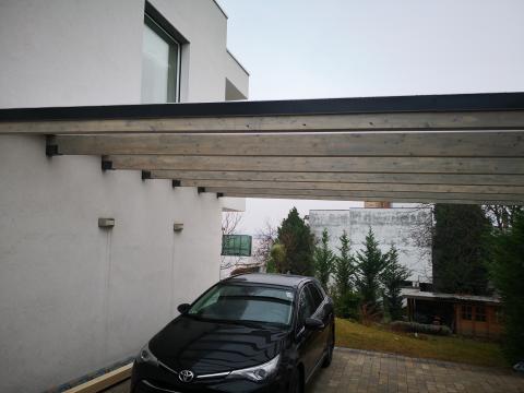 Kocsibeálló ragasztott fából polikarbonát fedéssel 1