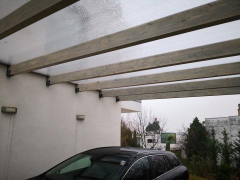 Kocsibeálló ragasztott fából polikarbonát fedéssel 3