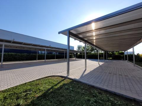Parkoló, kocsibeálló fedés alumínium szerkezettel, polikarbonát fedéssel 03