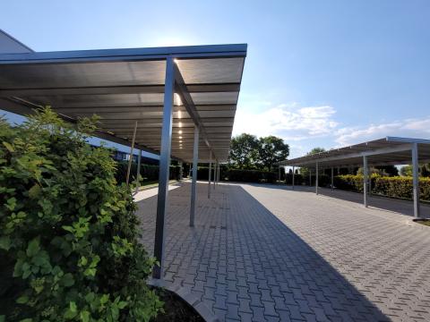 Parkoló, kocsibeálló fedés alumínium szerkezettel, polikarbonát fedéssel 06