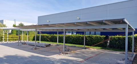 Parkoló, kocsibeálló fedés alumínium szerkezettel, polikarbonát fedéssel 09