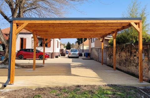 Ragasztott fa szerkezetű, polikarbonát fedésű, dupla kocsibeálló 06