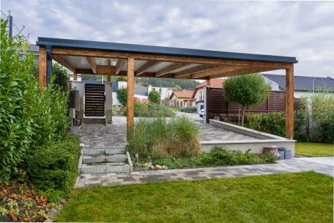 Ragasztott fa kocsibeallo polikarbonat es szendvicspanel fedessel 3 0