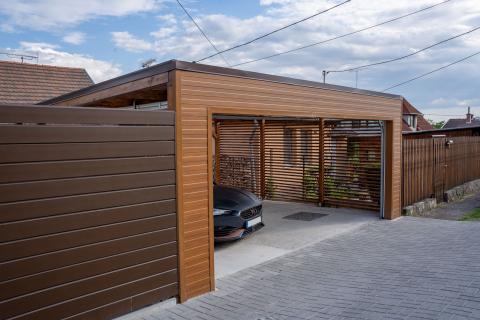 ragasztott fa kocsibeálló polikarbonát fedés Hörmann kapu_4