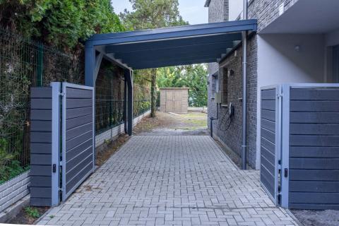 Ragasztott fa kocsibeallo polikarbonat fedessel1