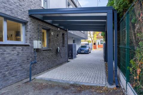 Ragasztott fa kocsibeallo polikarbonat fedessel3