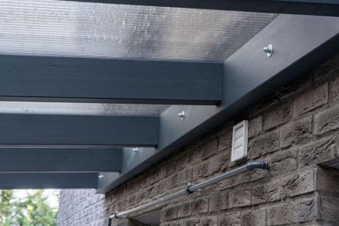 ragasztott fa kocsibeálló polikarbonát fedéssel _9