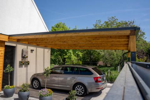 Ragasztott fa kocsibeallo polikarbonat fedessel deluxe building 12