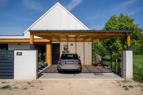 Ragasztott fa kocsibeálló polikarbonát fedéssel_Deluxe_Building_1