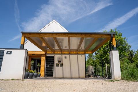 Ragasztott fa kocsibeallo polikarbonat fedessel deluxe building 24