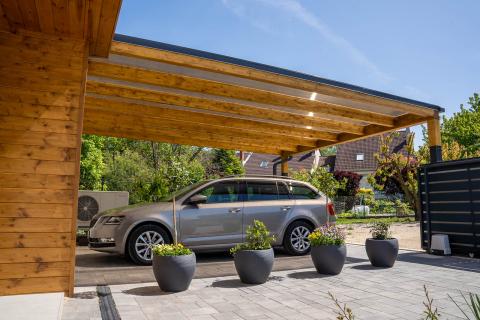 Ragasztott fa kocsibeálló polikarbonát fedéssel_Deluxe_Building_5