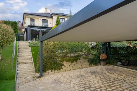 Ragasztott fa kocsibeallo retegelt fa es trapezlemez fedessel 4