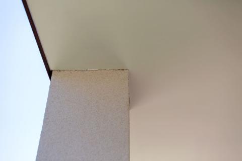 Deluxe dupla kocsibeálló fa szerkezettel és trapézlemez tetővel