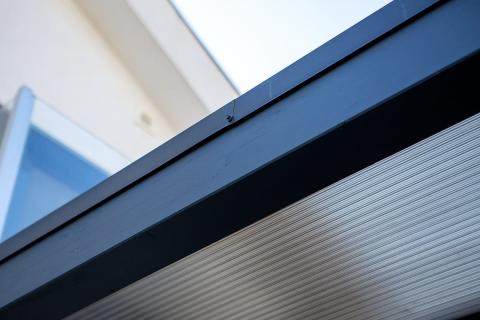 Deluxe egyedi kocsibeálló üregkamrás polikarbonát tetővel