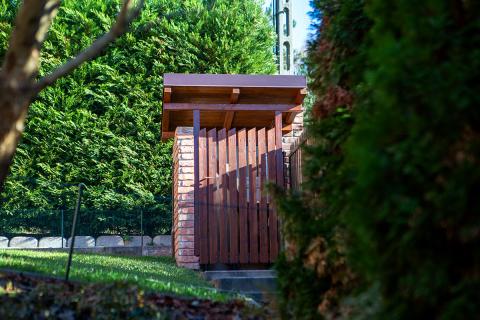 Napelemmel fedett, dupla kocsibeálló, fa szerkezettel 06